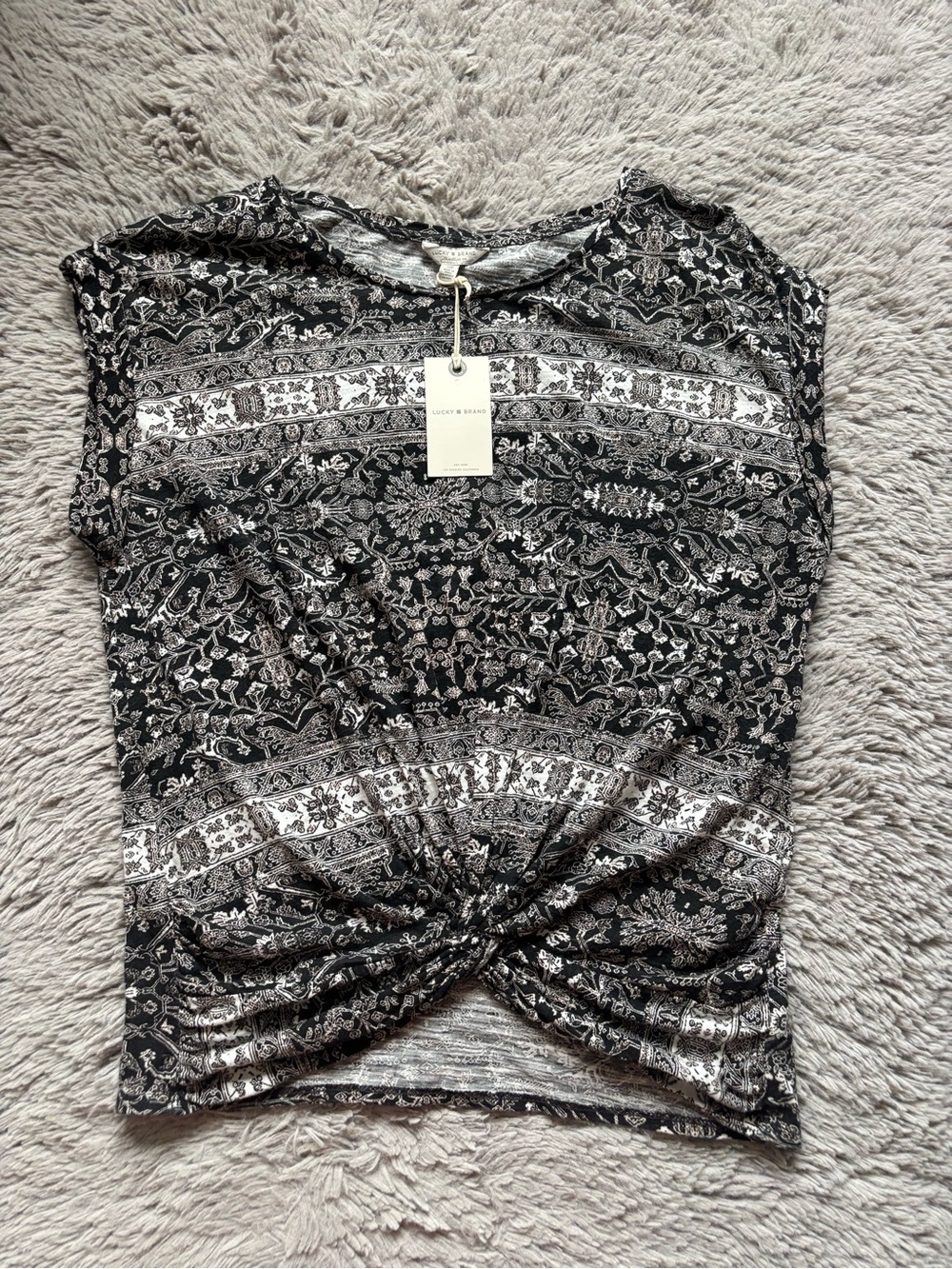 NWT Lucky Brand Monochrome cap sleeve Boho Twist-Front Crop Top Small